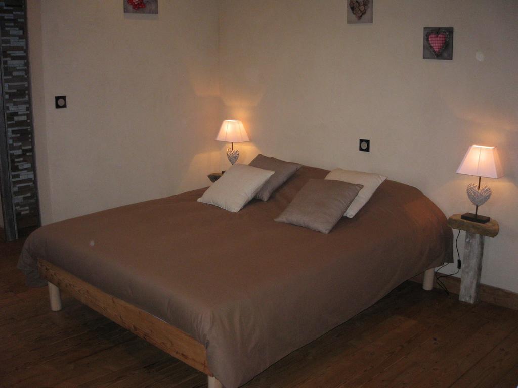 Chambres D'Hotes Le St Maurice Truinas Ruang foto